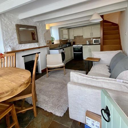 The Little Lighthouse - 2 Minutes From The Beach Pentewan Экстерьер фото